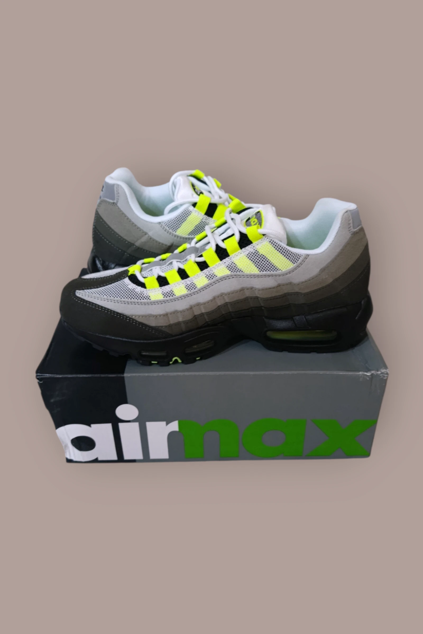| Zapatillas Air Max 95 Hombre | Color Amarillo Neón | Zapatillas Nicho | Original | Talla 43 |
